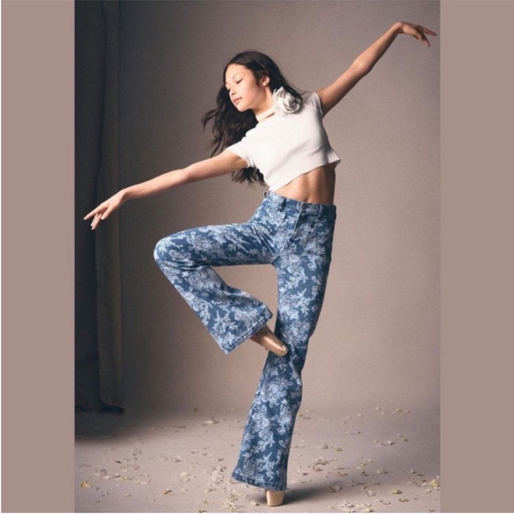 LoveShackFancy + Gap ‘70s Flare High Rise Floral Blue Jeans 26 Blue 2 NWT